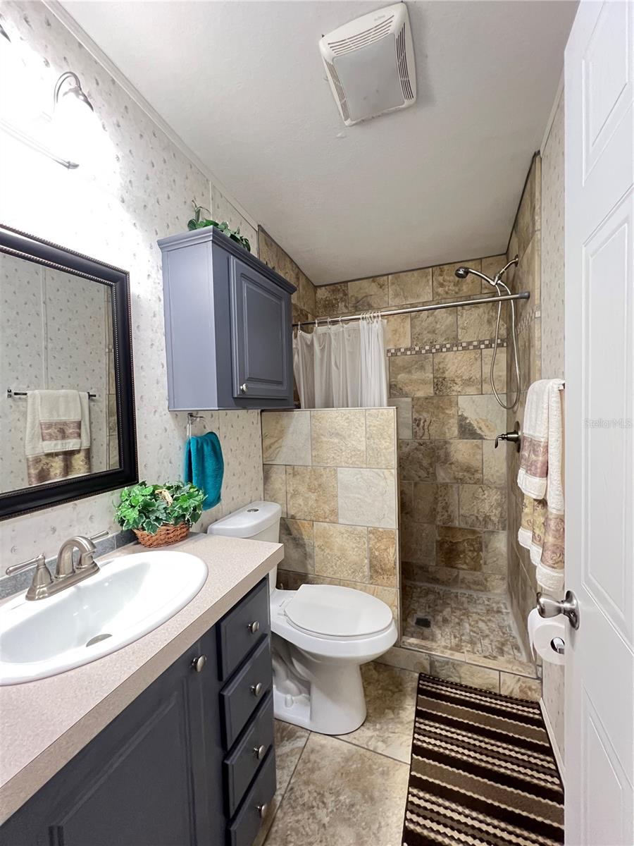 Image 29 of 56 For 10100 Burnt Store Road 27