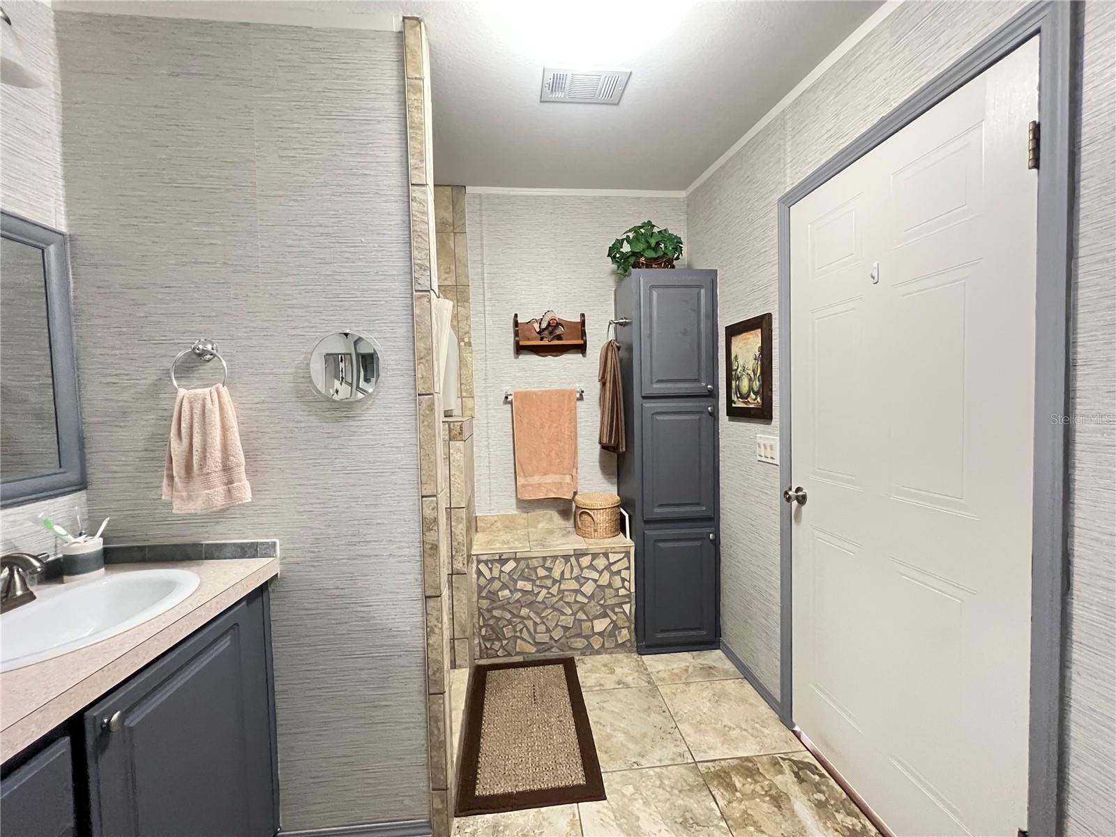 Image 35 of 56 For 10100 Burnt Store Road 27