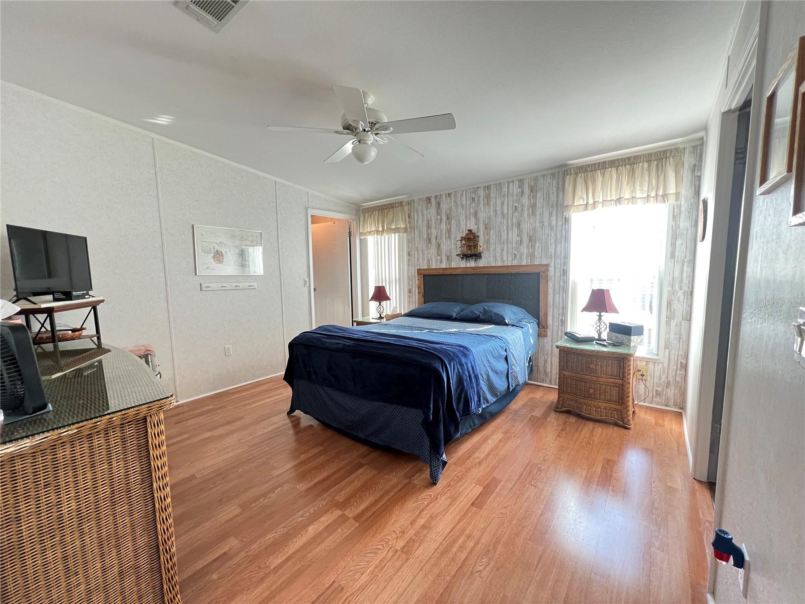 Image 42 of 56 For 10100 Burnt Store Road 27