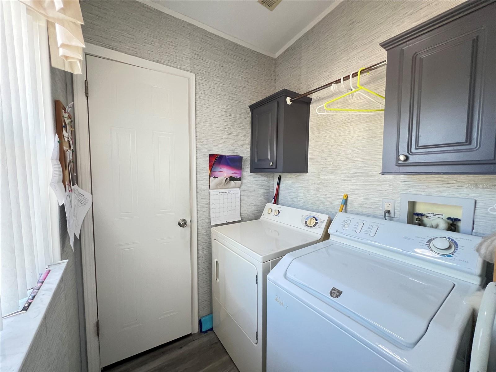 Image 46 of 56 For 10100 Burnt Store Road 27