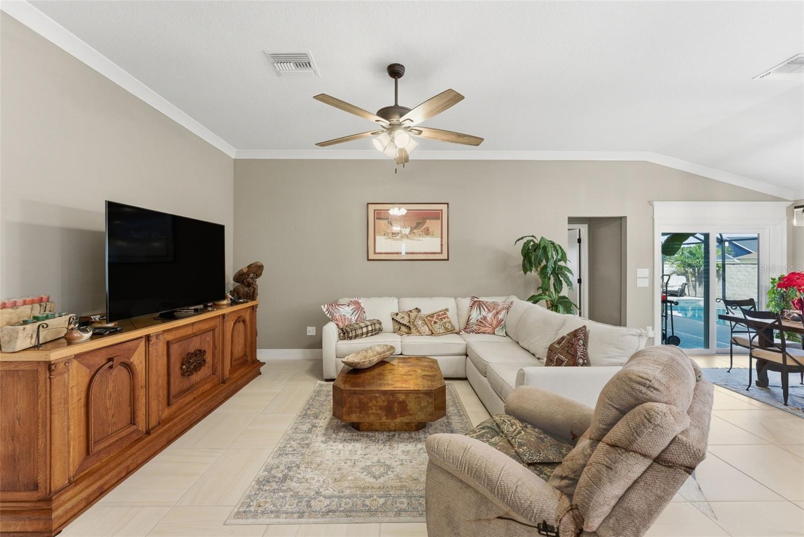 Image 10 of 89 For 2737 Ava Street