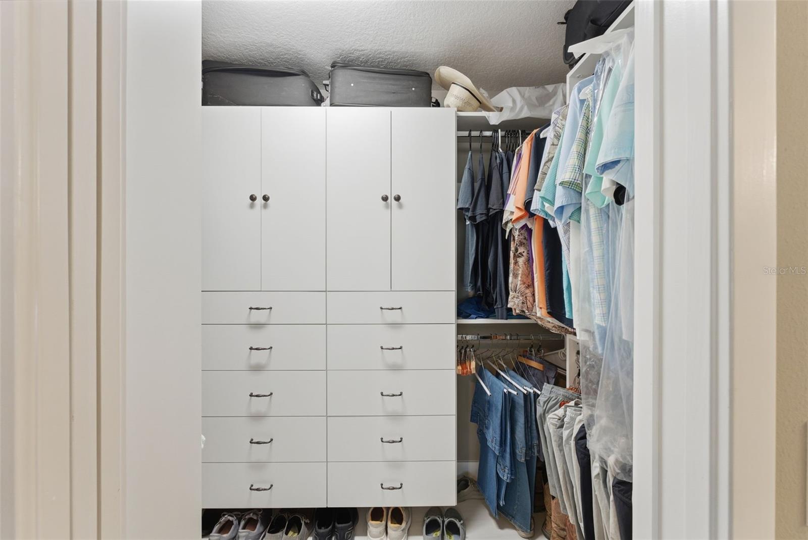 Image 23 of 89 For 2737 Ava Street