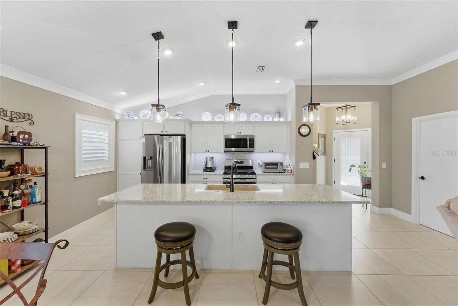 Image 3 of 89 For 2737 Ava Street