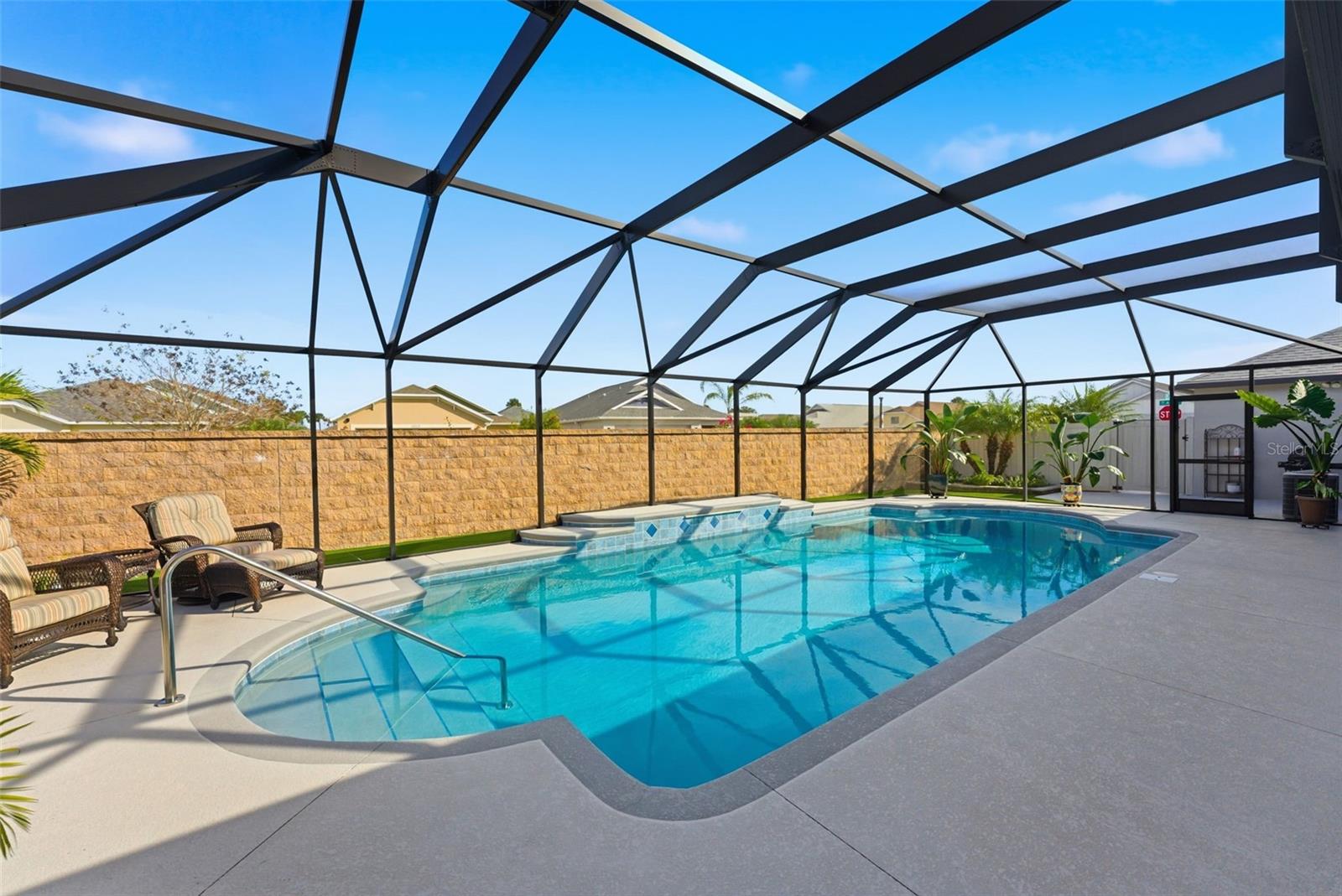 Image 4 of 89 For 2737 Ava Street