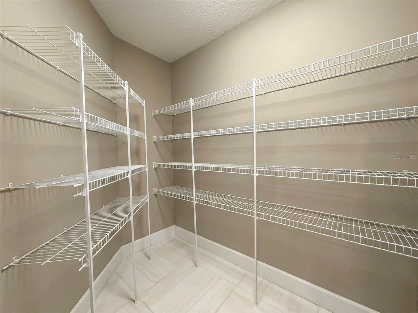 Image 41 of 89 For 2737 Ava Street