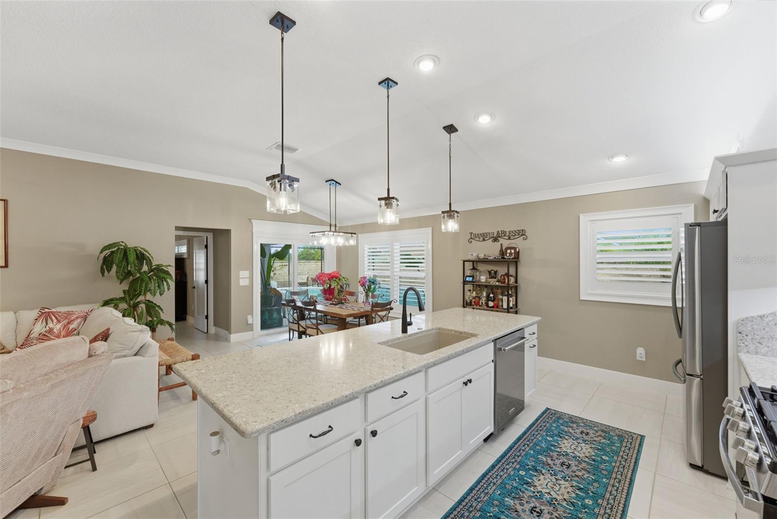 Image 7 of 89 For 2737 Ava Street