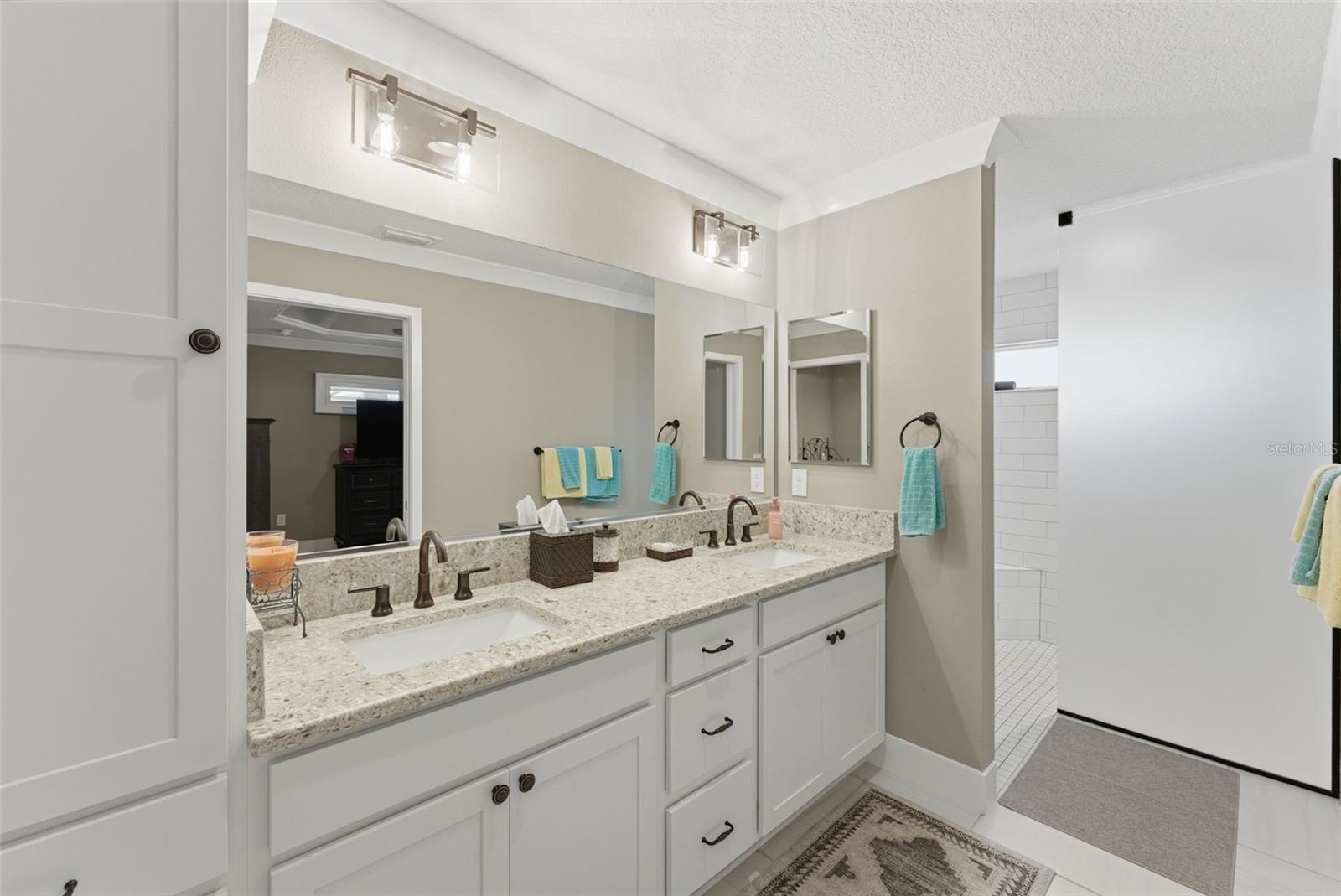 Image 79 of 89 For 2737 Ava Street