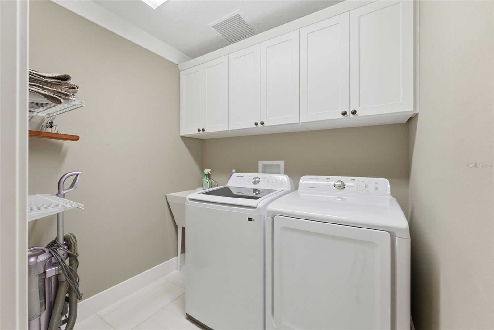 Image 81 of 89 For 2737 Ava Street