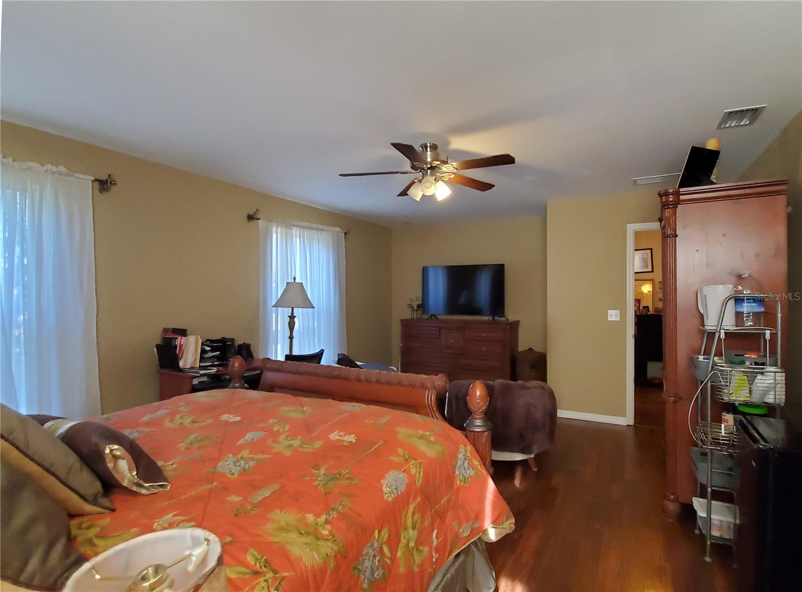 Image 10 of 30 For 10025 Winding River Rd