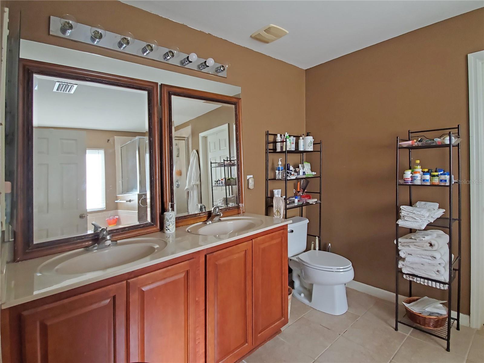 Image 11 of 30 For 10025 Winding River Rd