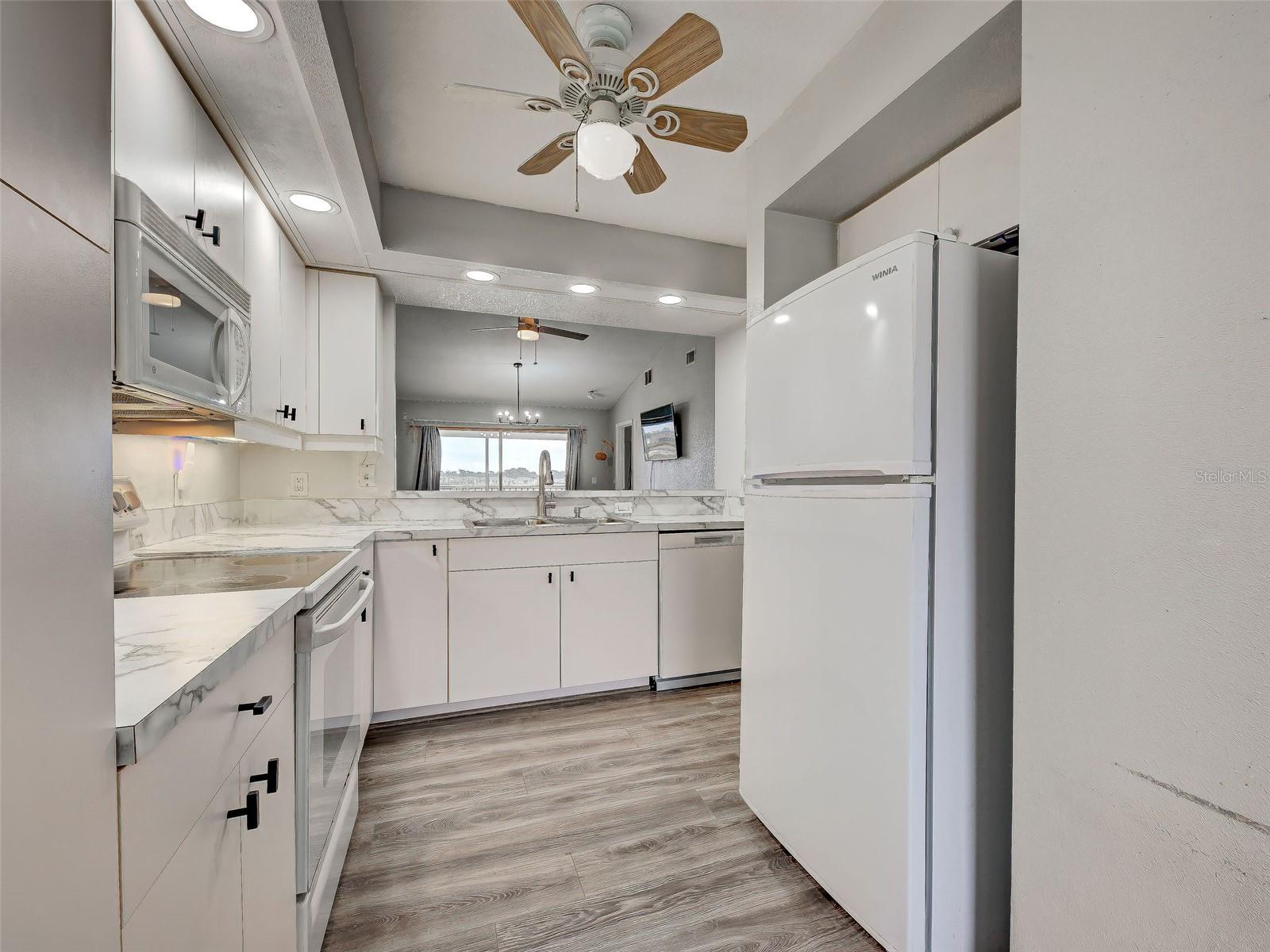 Image 15 of 56 For 5800 Sabal Trace Drive 606