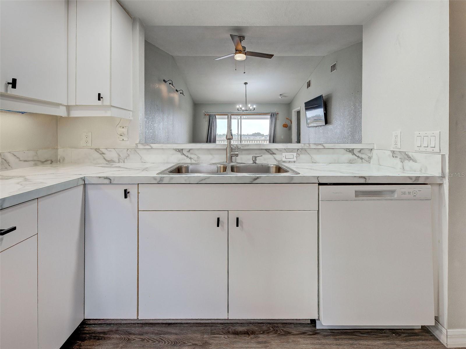 Image 16 of 56 For 5800 Sabal Trace Drive 606