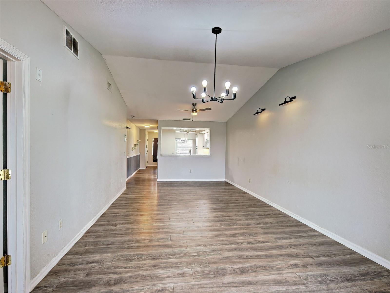 Image 27 of 56 For 5800 Sabal Trace Drive 606