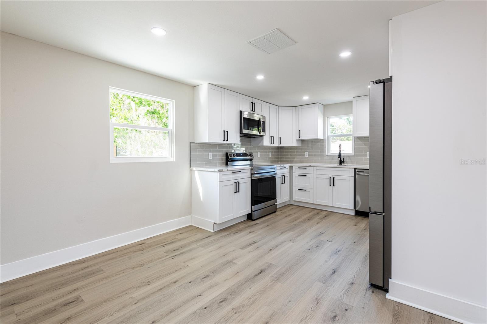 Image 12 of 35 For 2516 Kirby Street