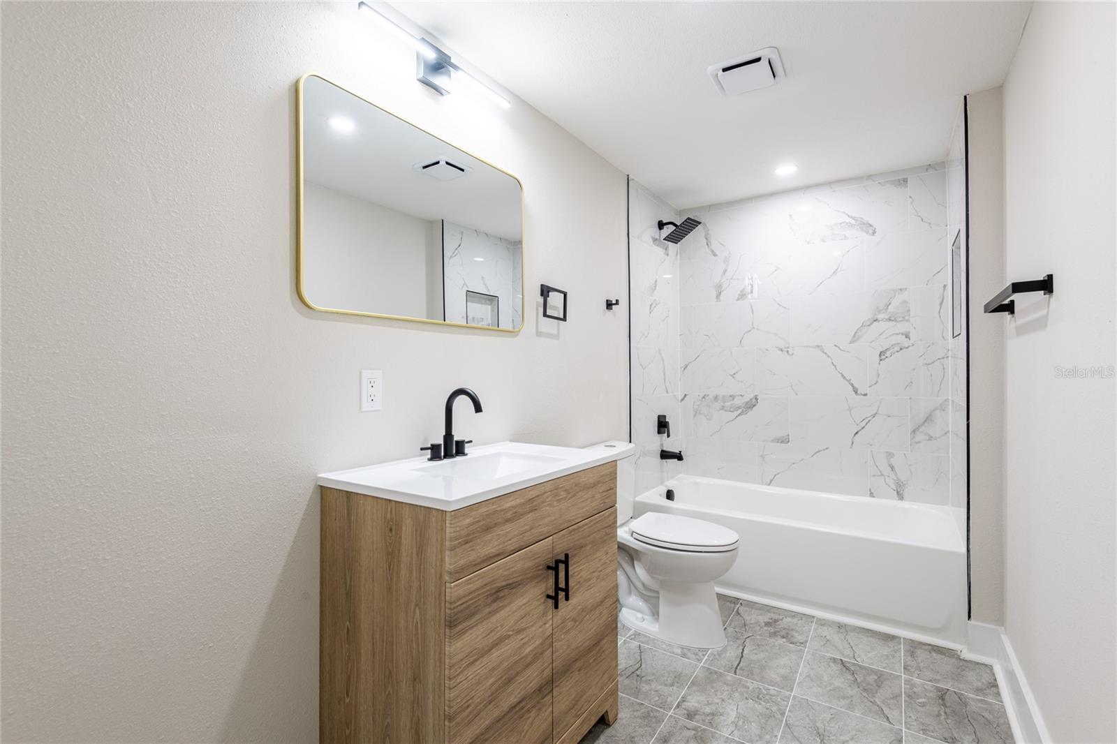 Image 23 of 35 For 2516 Kirby Street