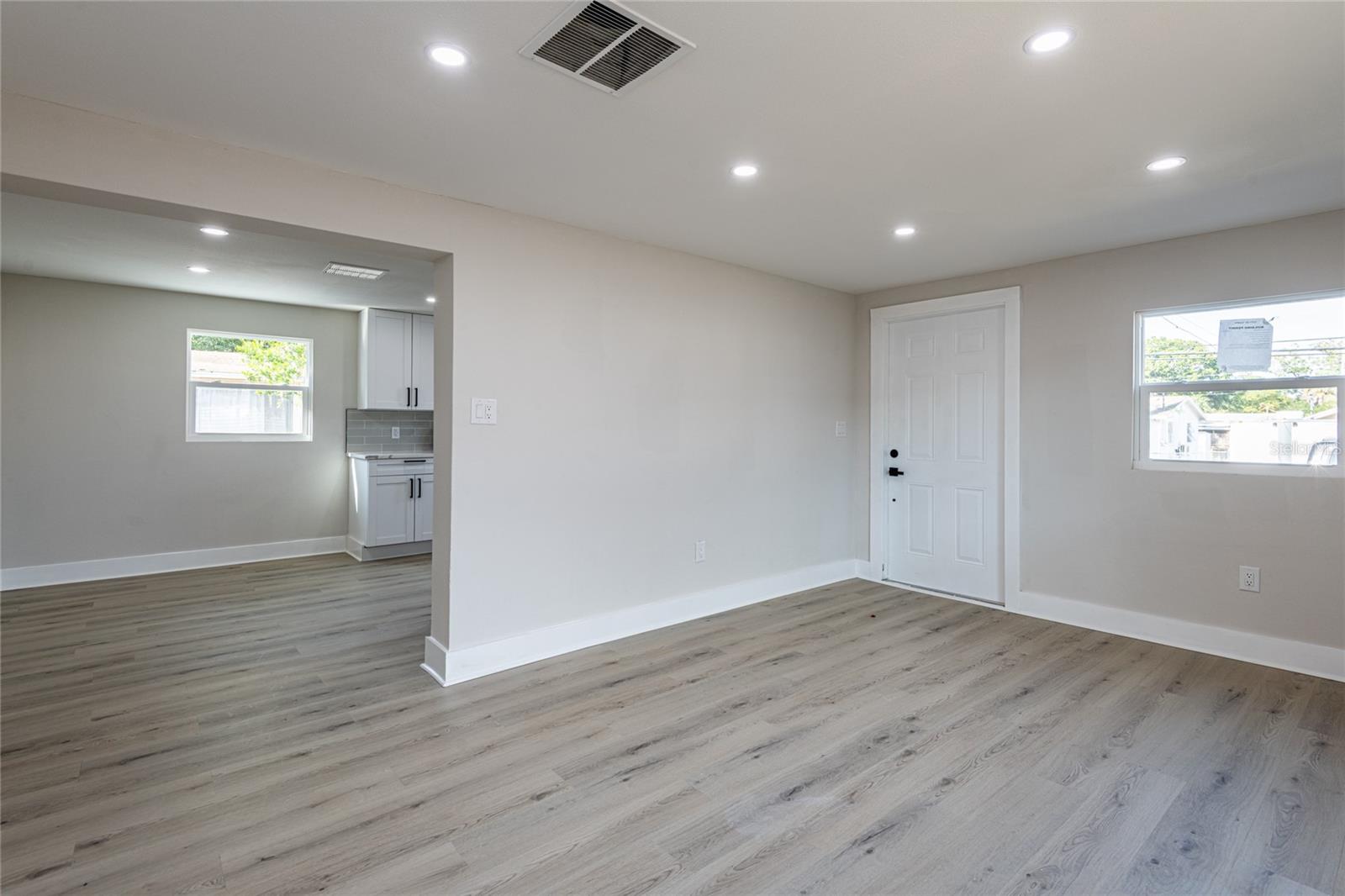 Image 5 of 35 For 2516 Kirby Street