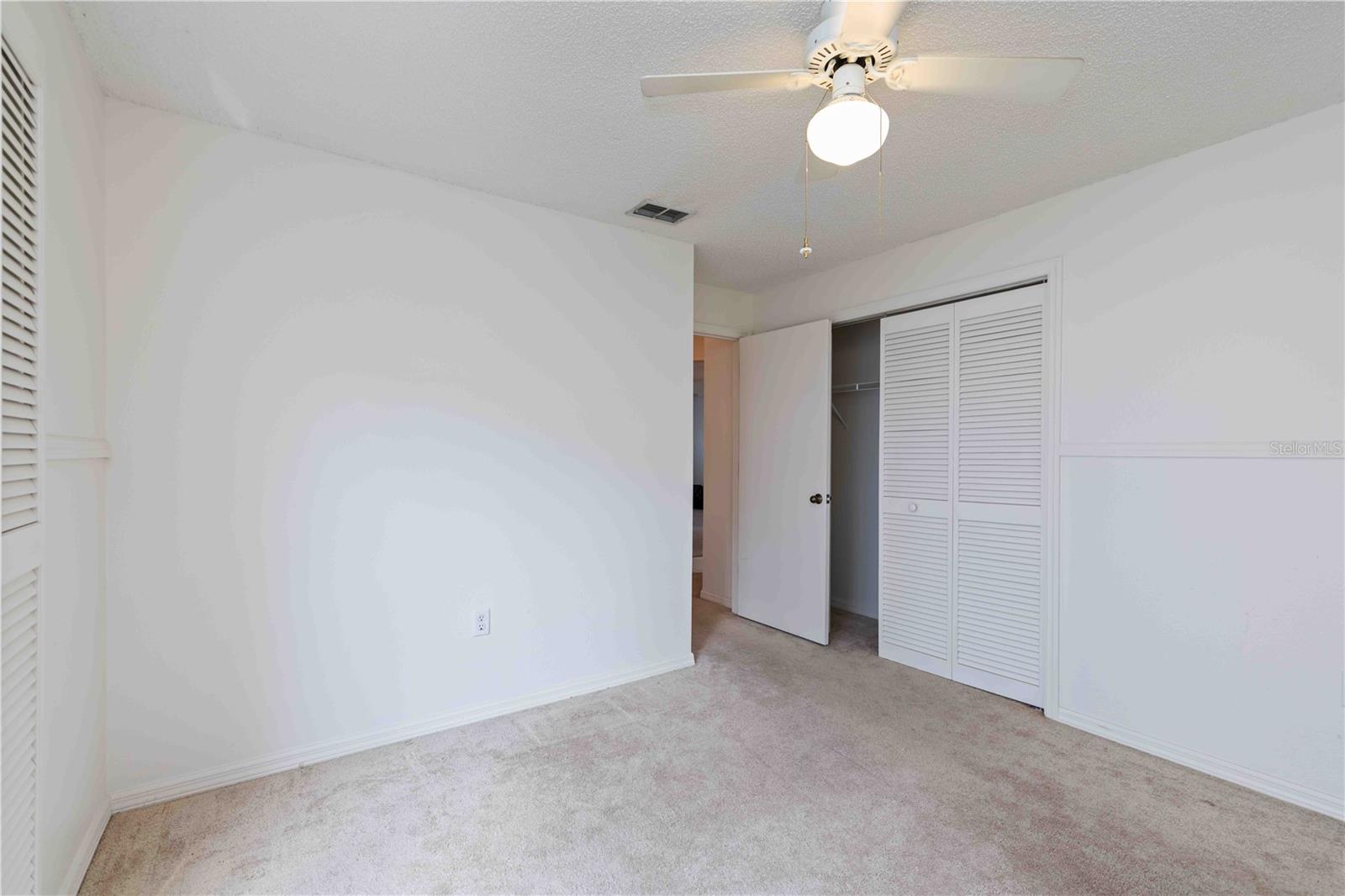 Image 18 of 30 For 4513 Dover Street Circle E