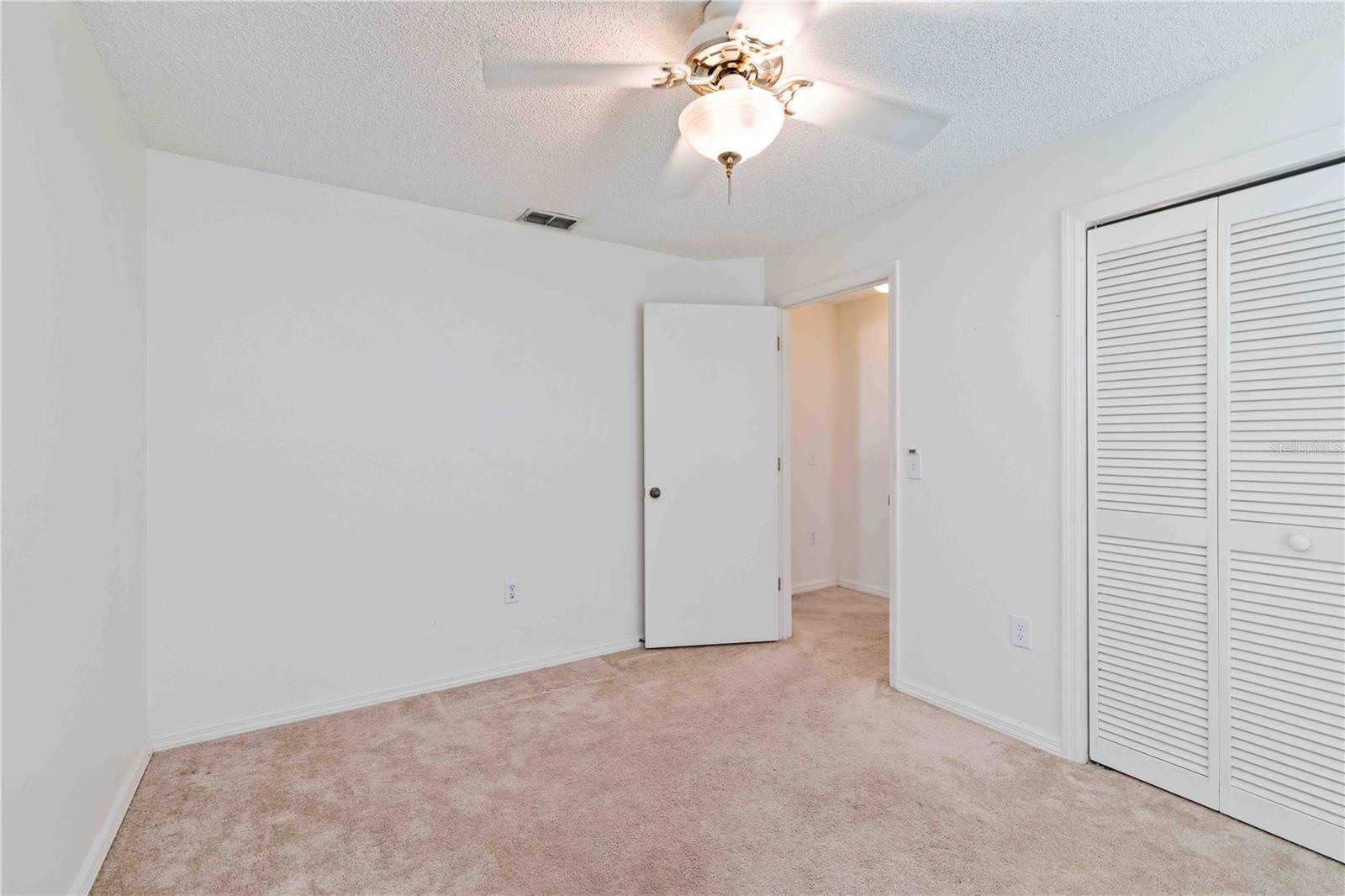 Image 20 of 30 For 4513 Dover Street Circle E