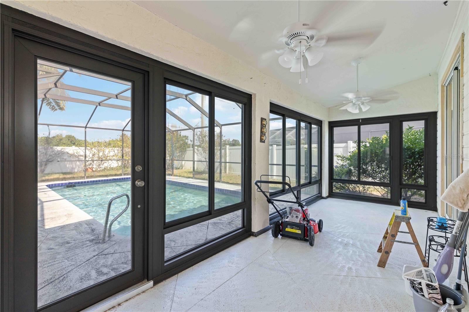 Image 25 of 30 For 4513 Dover Street Circle E