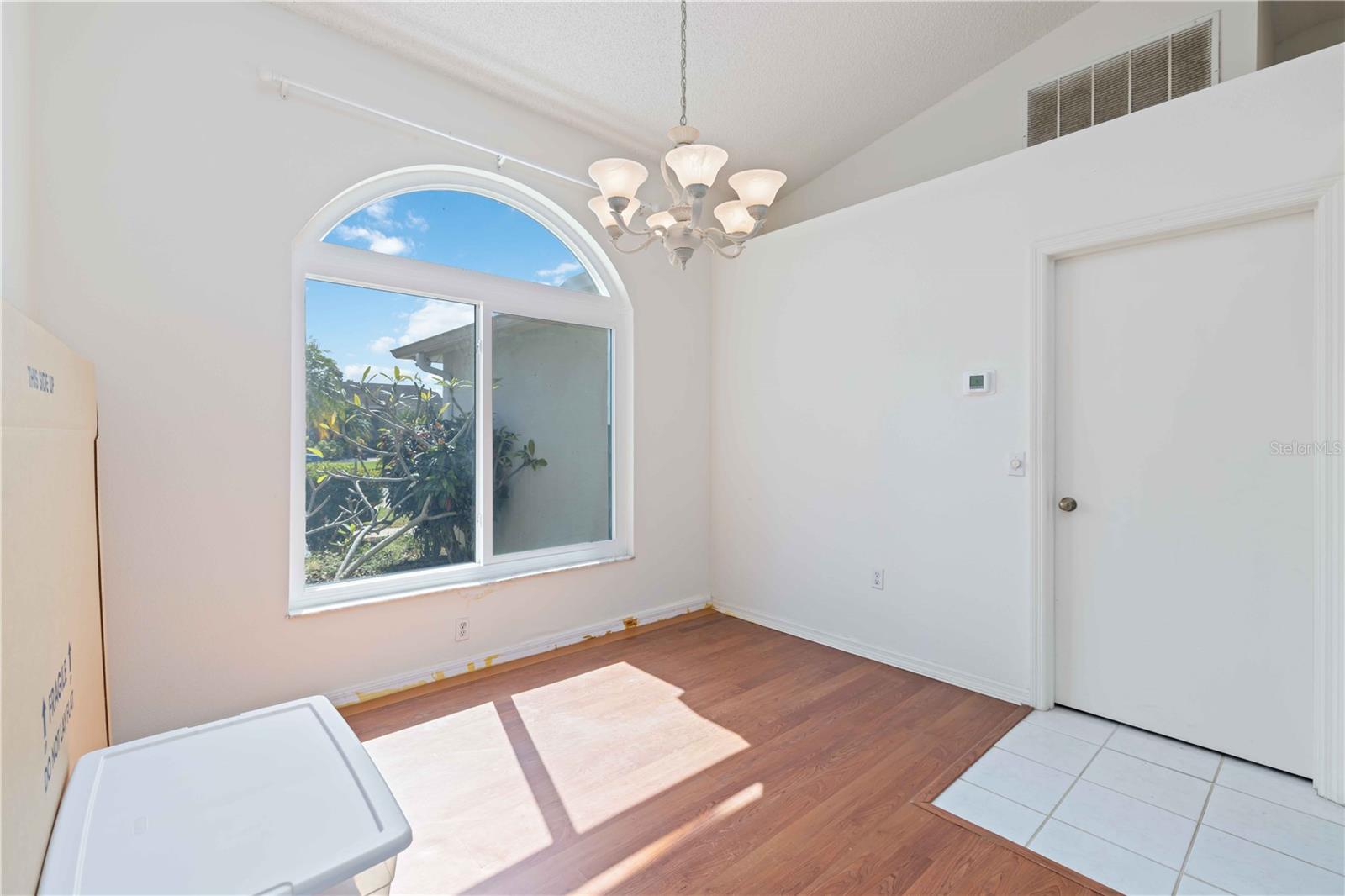 Image 8 of 30 For 4513 Dover Street Circle E