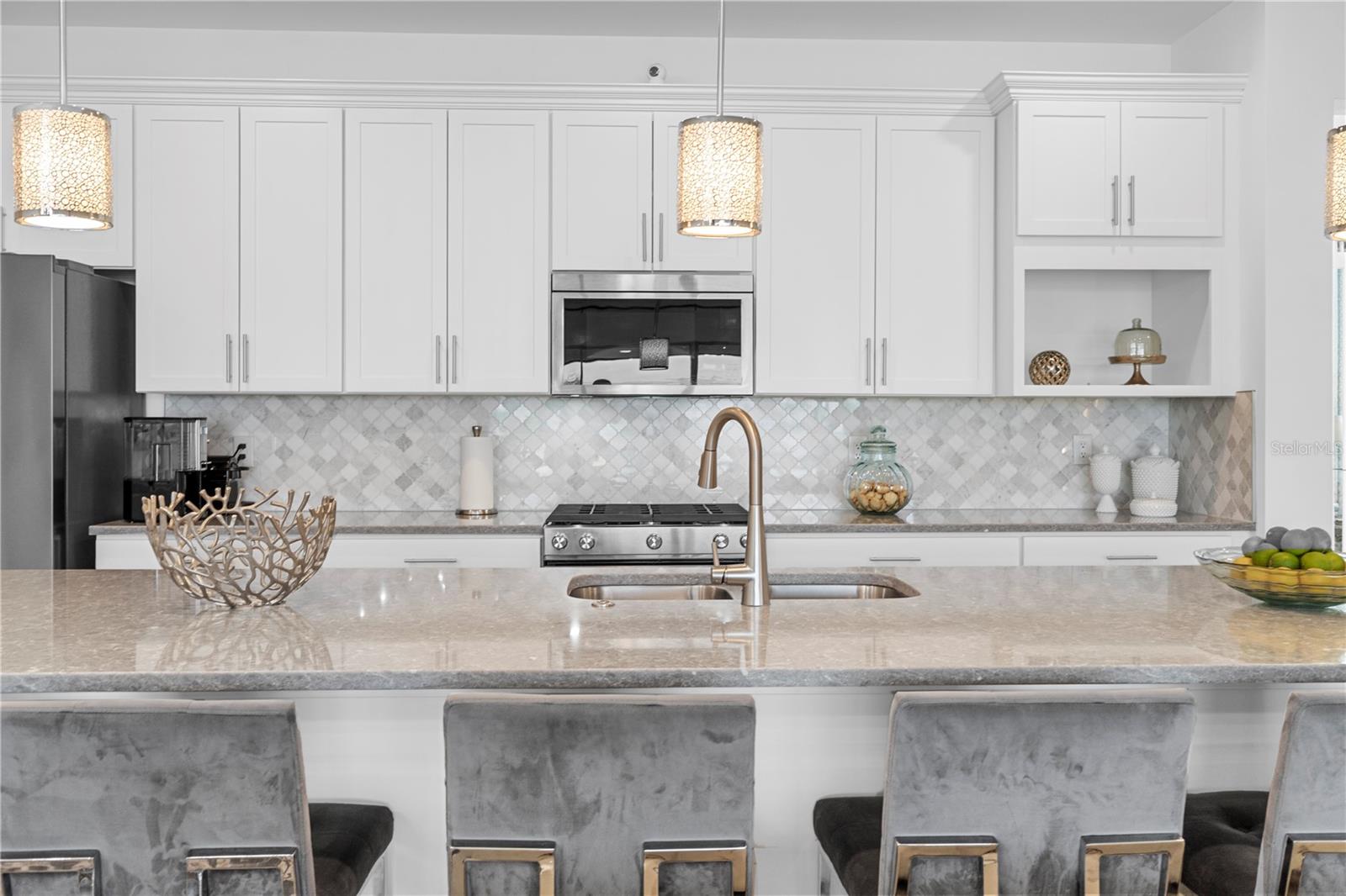 Image 10 of 73 For 42363 Edgewater Drive