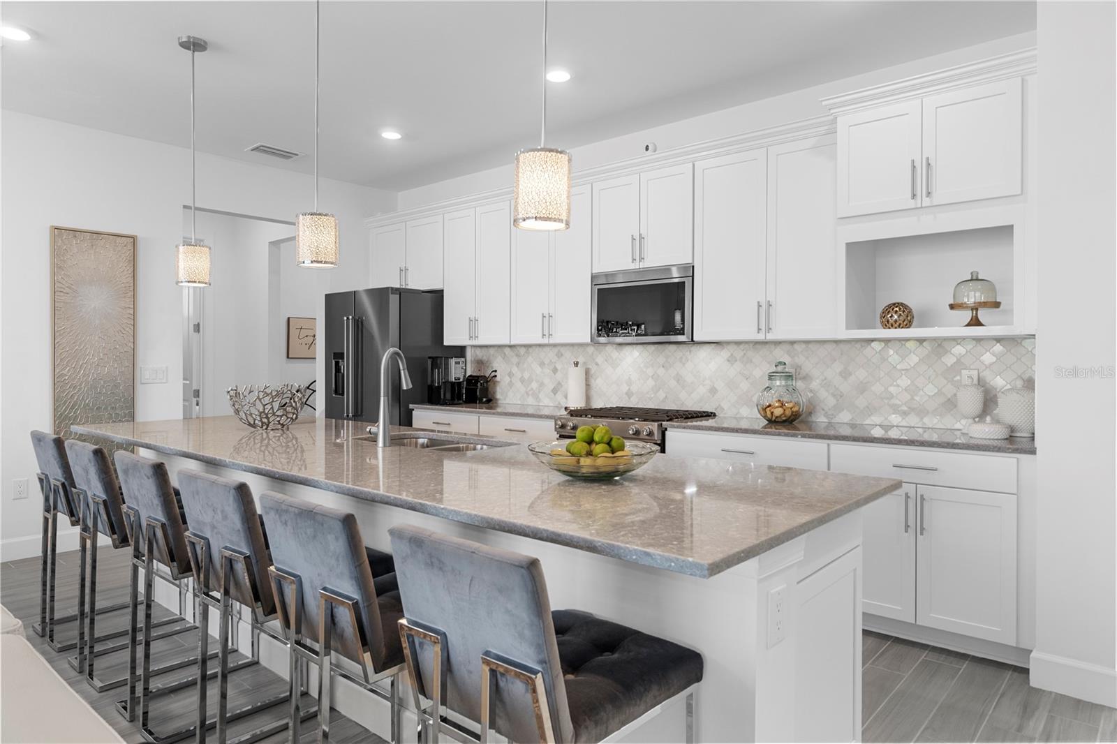 Image 11 of 73 For 42363 Edgewater Drive