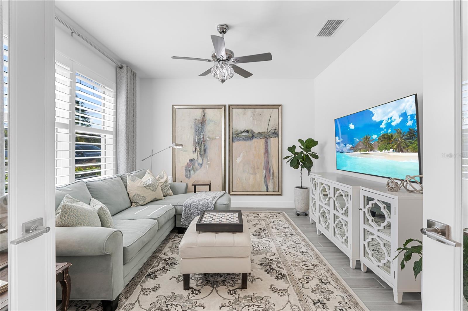 Image 16 of 73 For 42363 Edgewater Drive