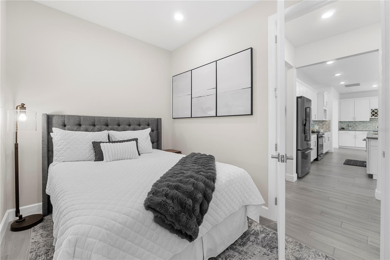 Image 30 of 73 For 42363 Edgewater Drive