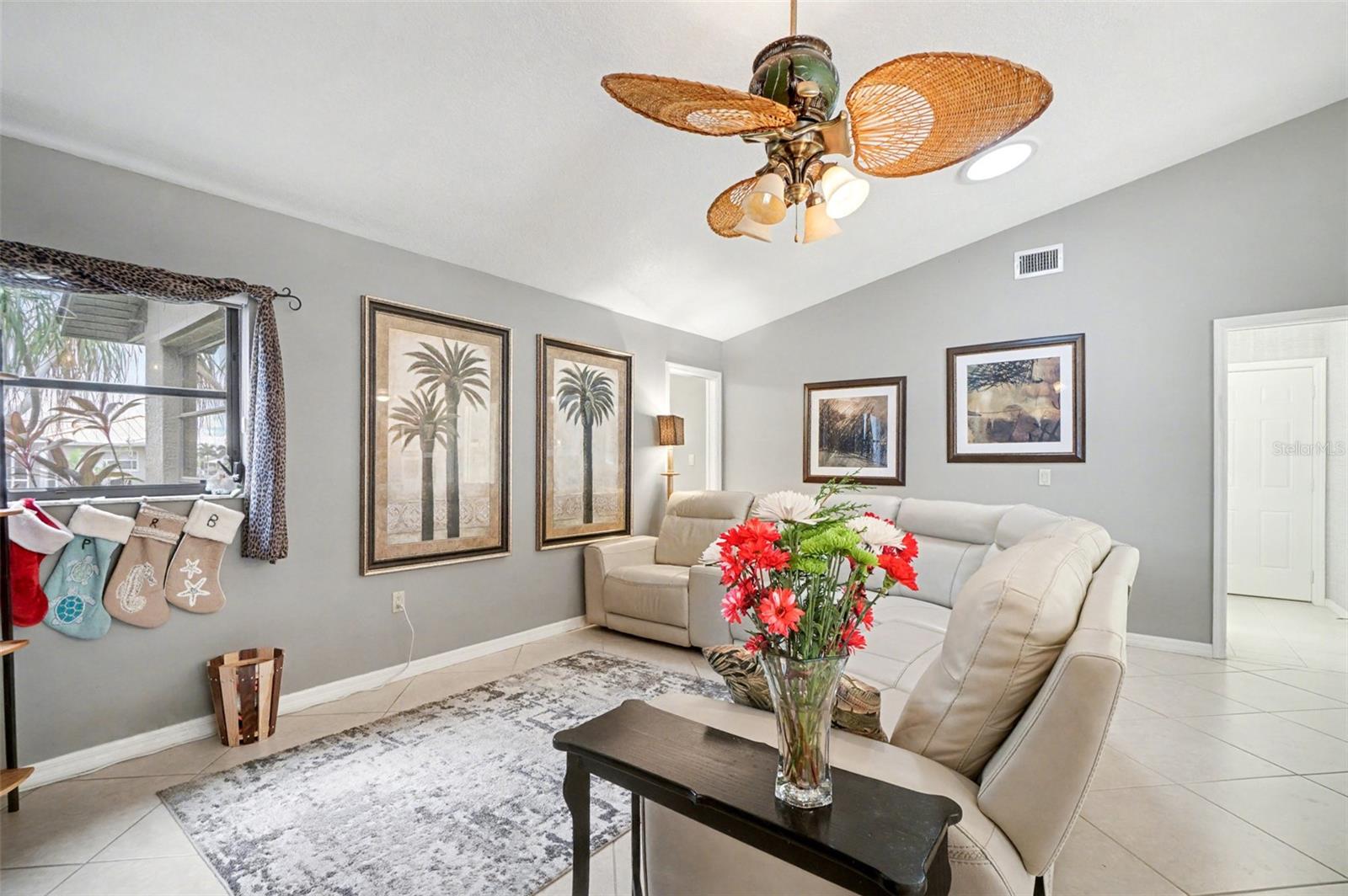 Image 13 of 32 For 100 Colony Point Drive