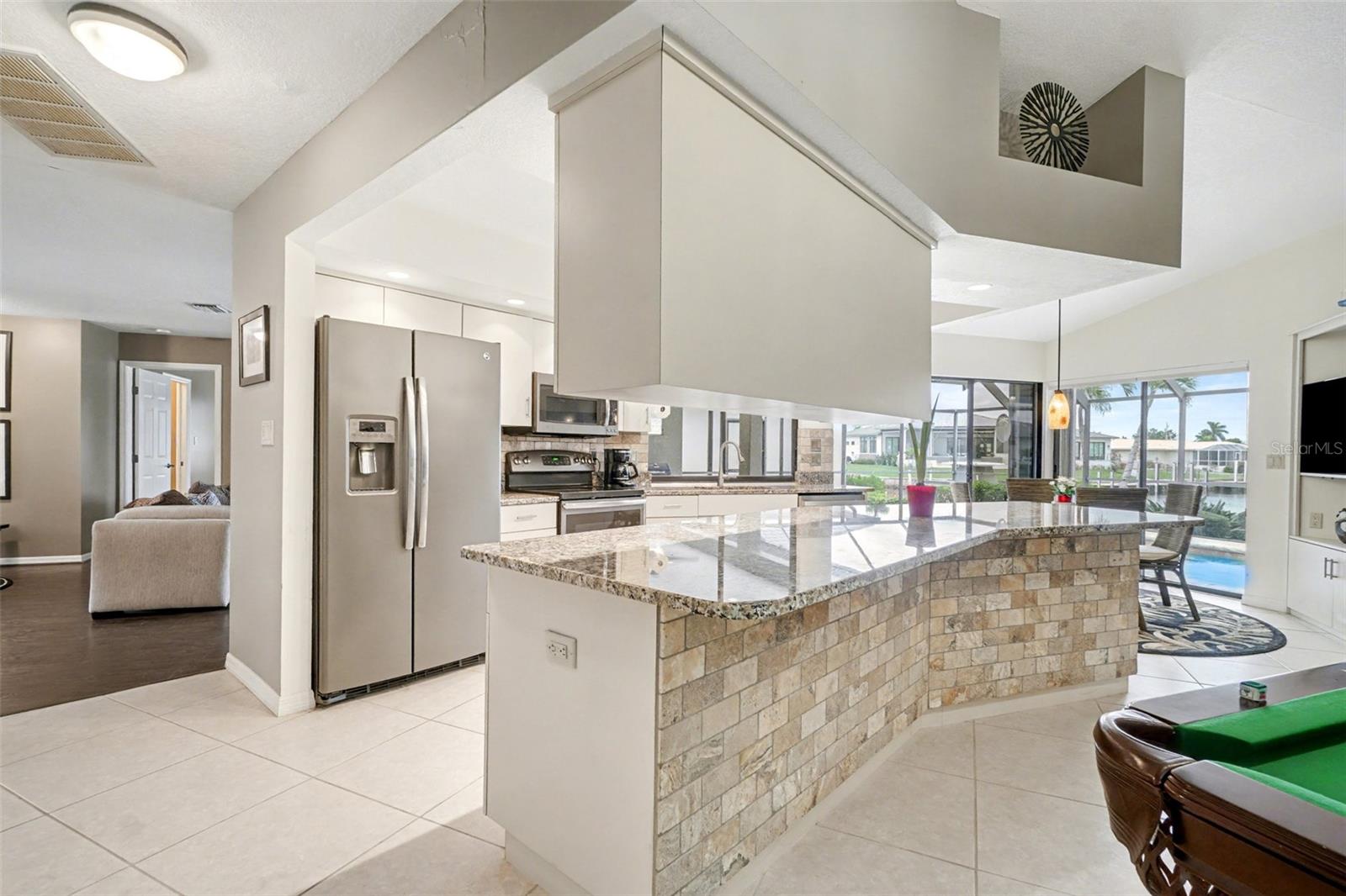 Image 14 of 32 For 100 Colony Point Drive