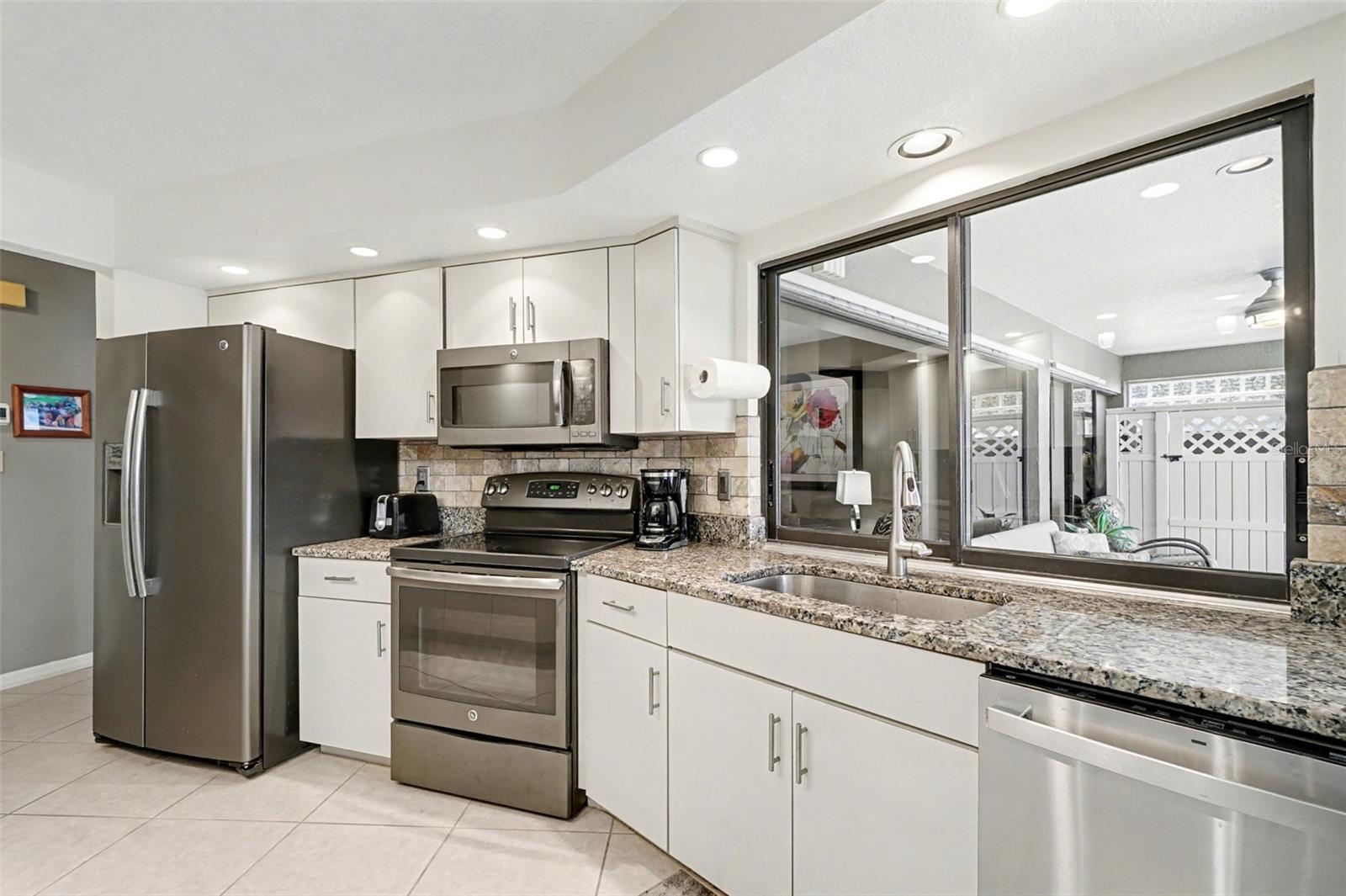 Image 16 of 32 For 100 Colony Point Drive