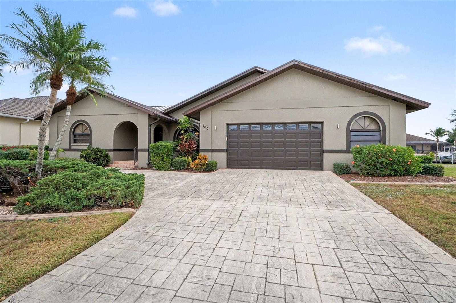 Image 2 of 32 For 100 Colony Point Drive