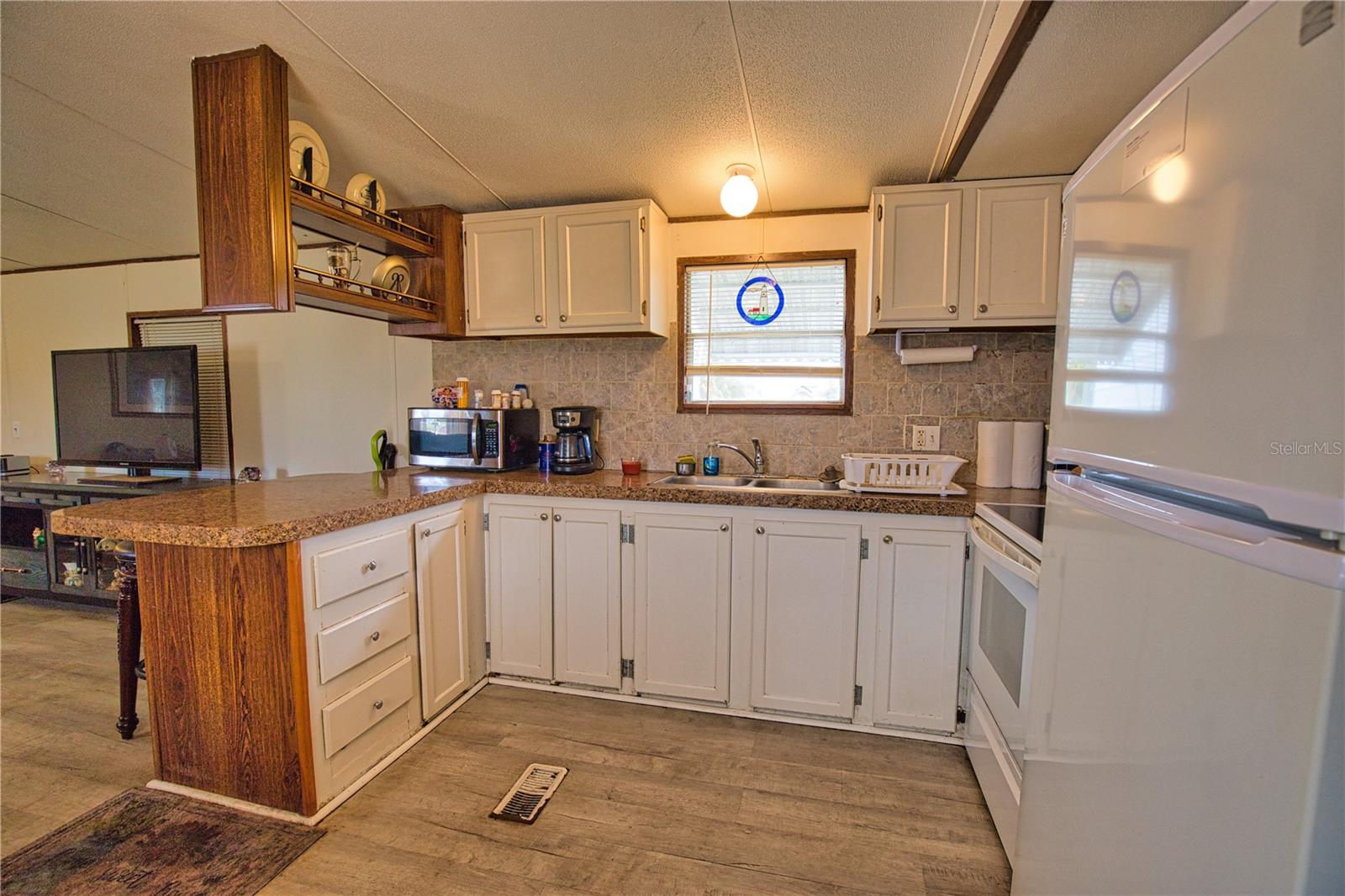 Image 20 of 51 For 1464 Leisure Avenue