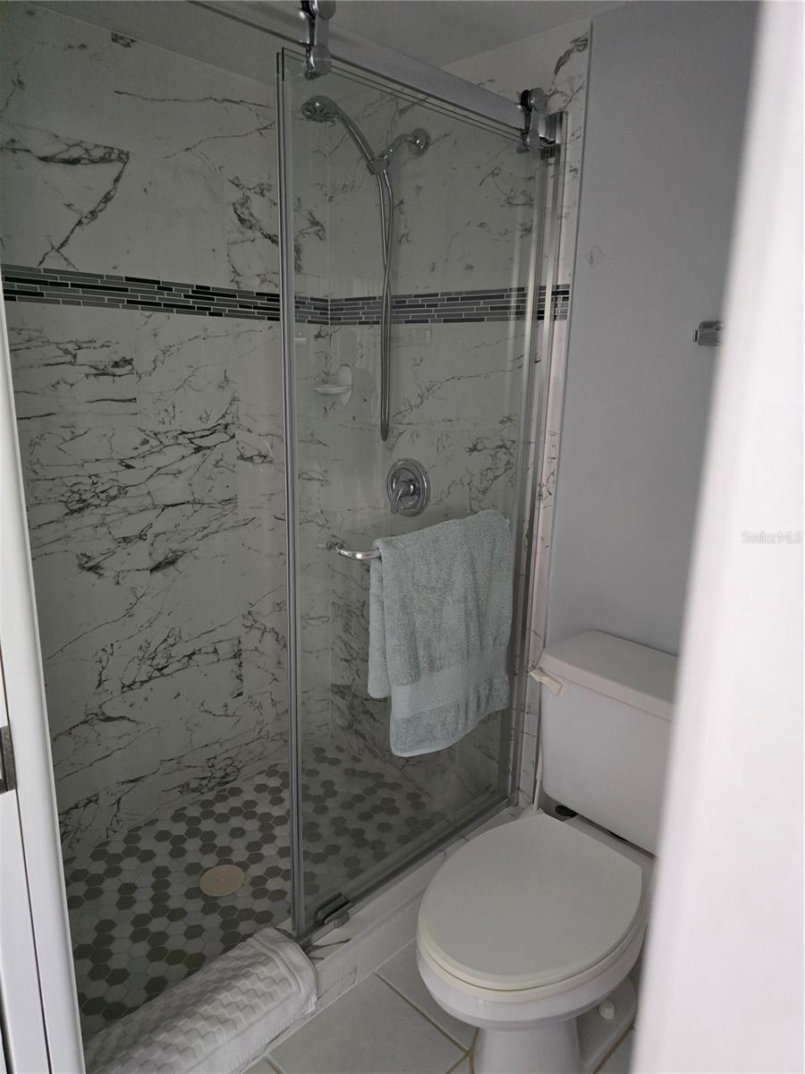 Image 16 of 20 For 1531 Placida Road 10-103