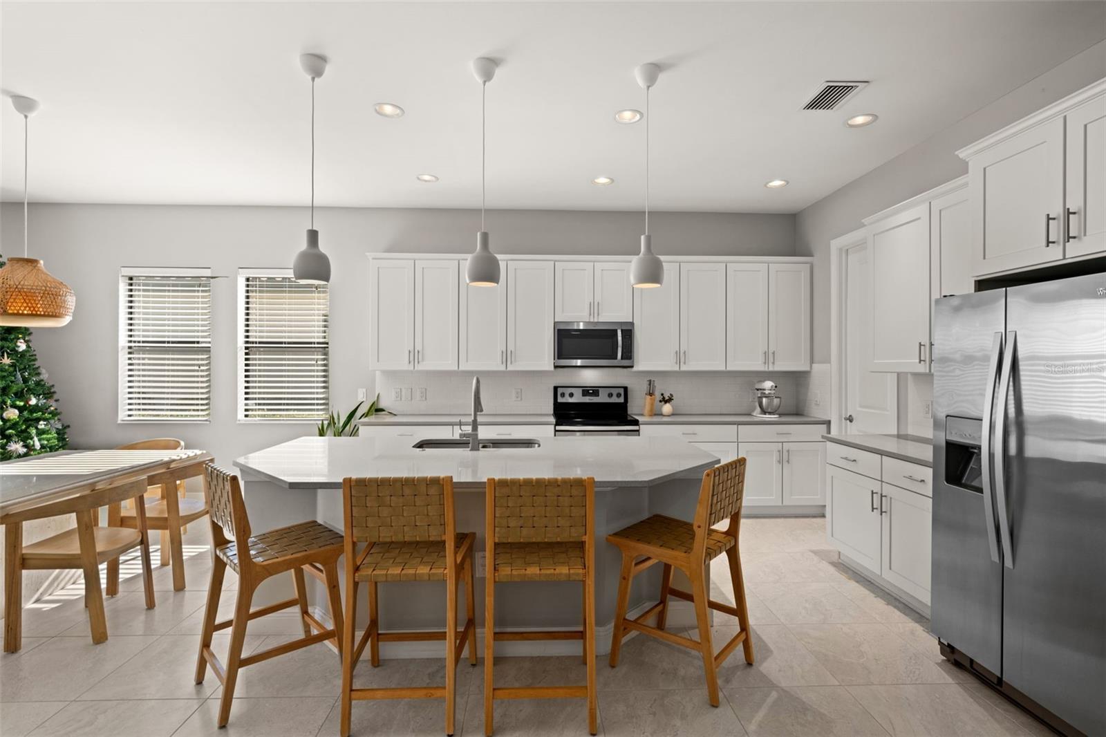 Image 10 of 72 For 10661 Essex Square Boulevard