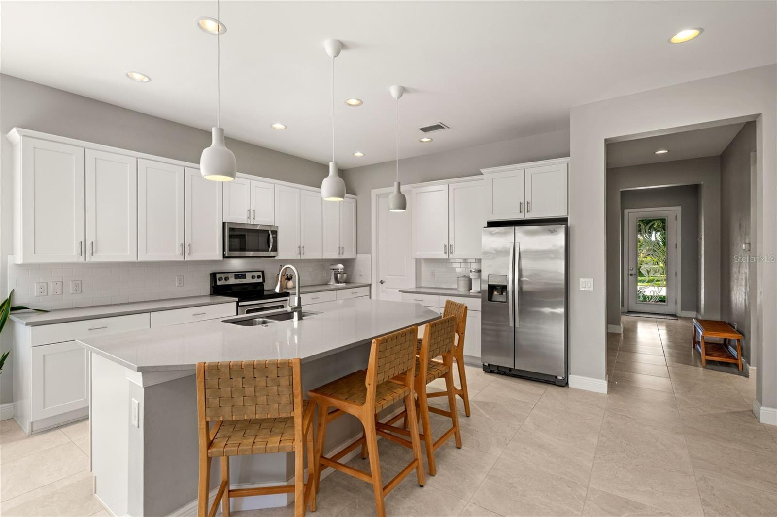 Image 12 of 72 For 10661 Essex Square Boulevard