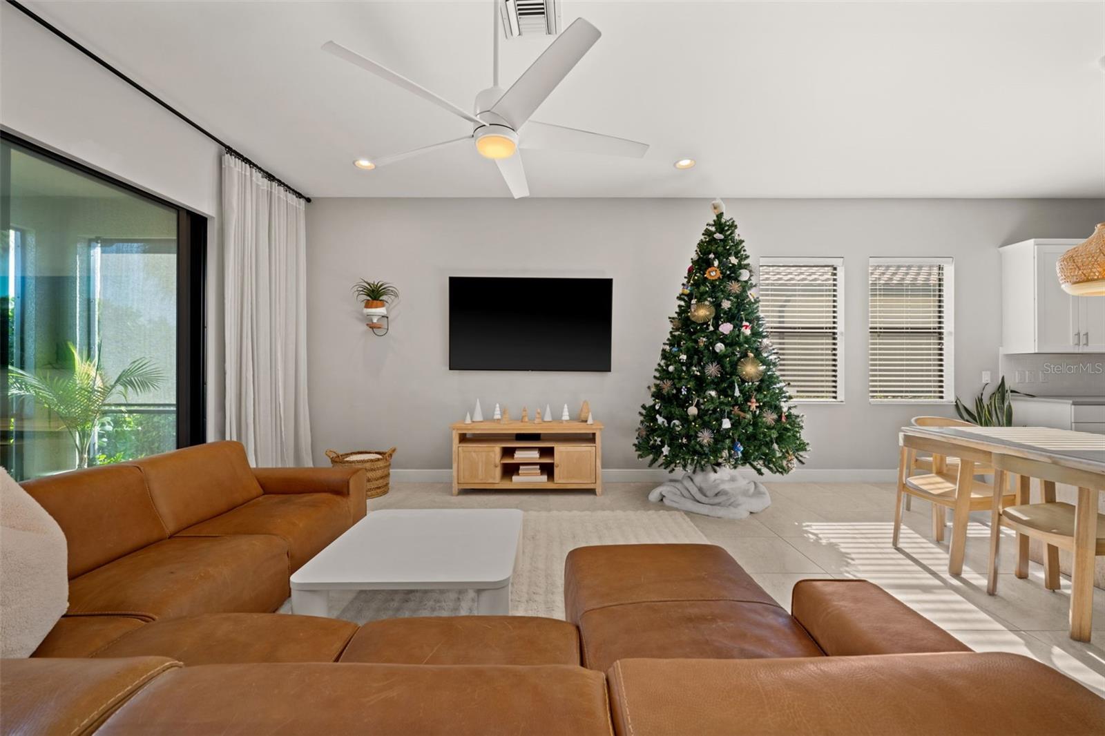 Image 13 of 72 For 10661 Essex Square Boulevard