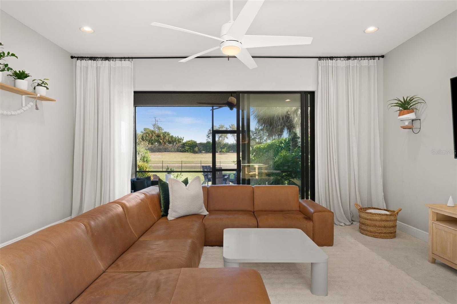 Image 15 of 72 For 10661 Essex Square Boulevard