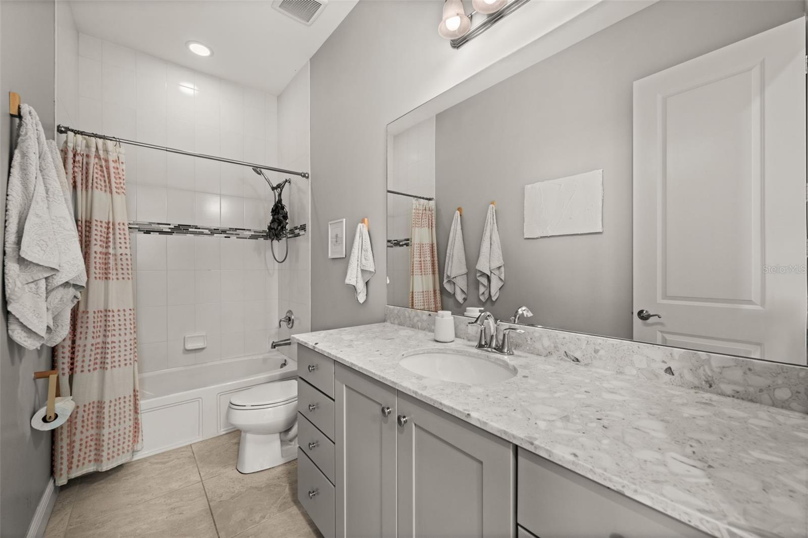 Image 21 of 72 For 10661 Essex Square Boulevard