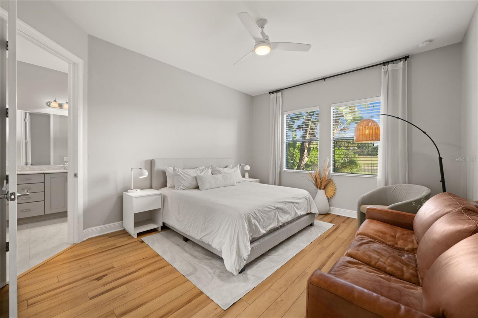 Image 23 of 72 For 10661 Essex Square Boulevard