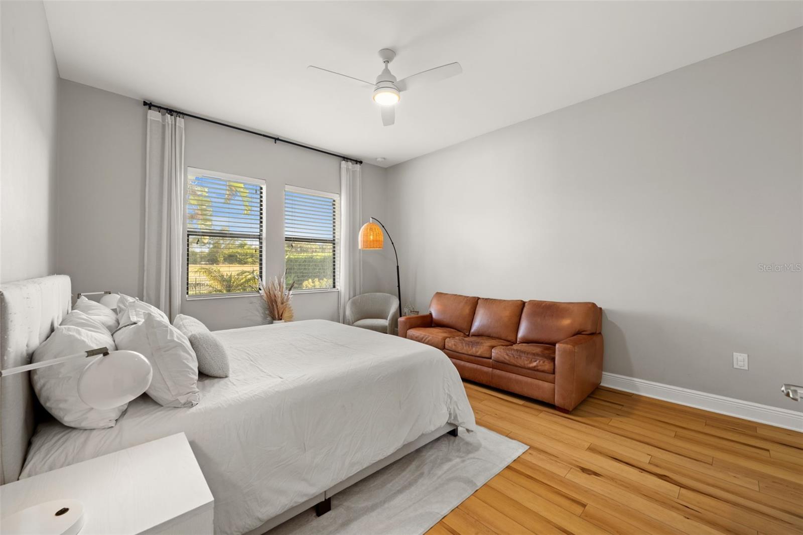 Image 24 of 72 For 10661 Essex Square Boulevard