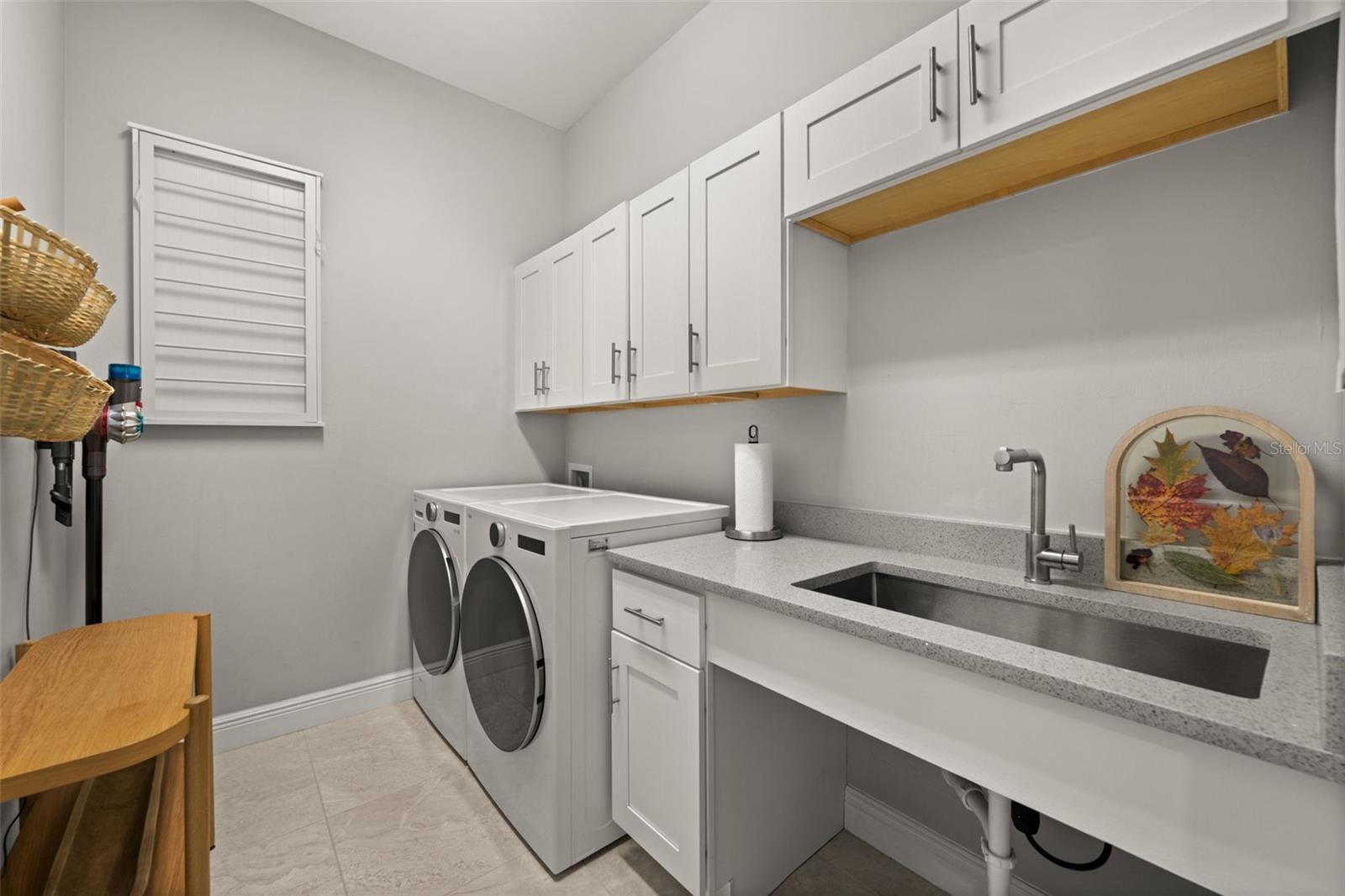 Image 33 of 72 For 10661 Essex Square Boulevard