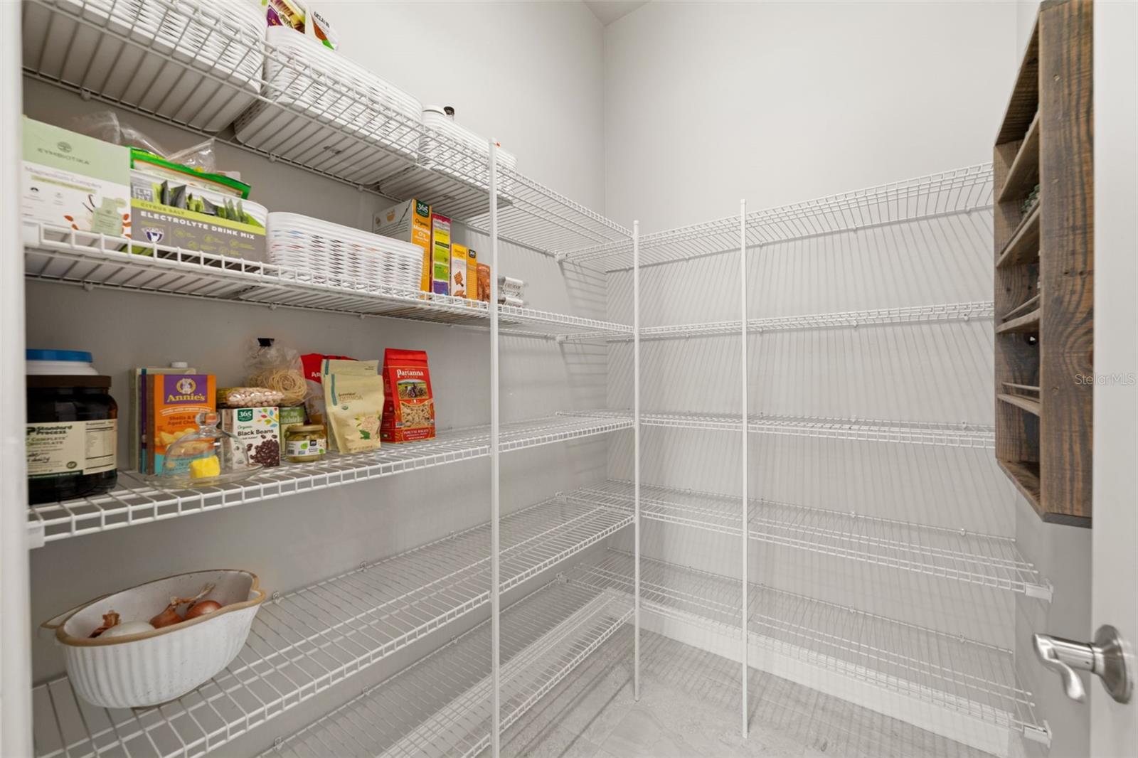 Image 36 of 72 For 10661 Essex Square Boulevard