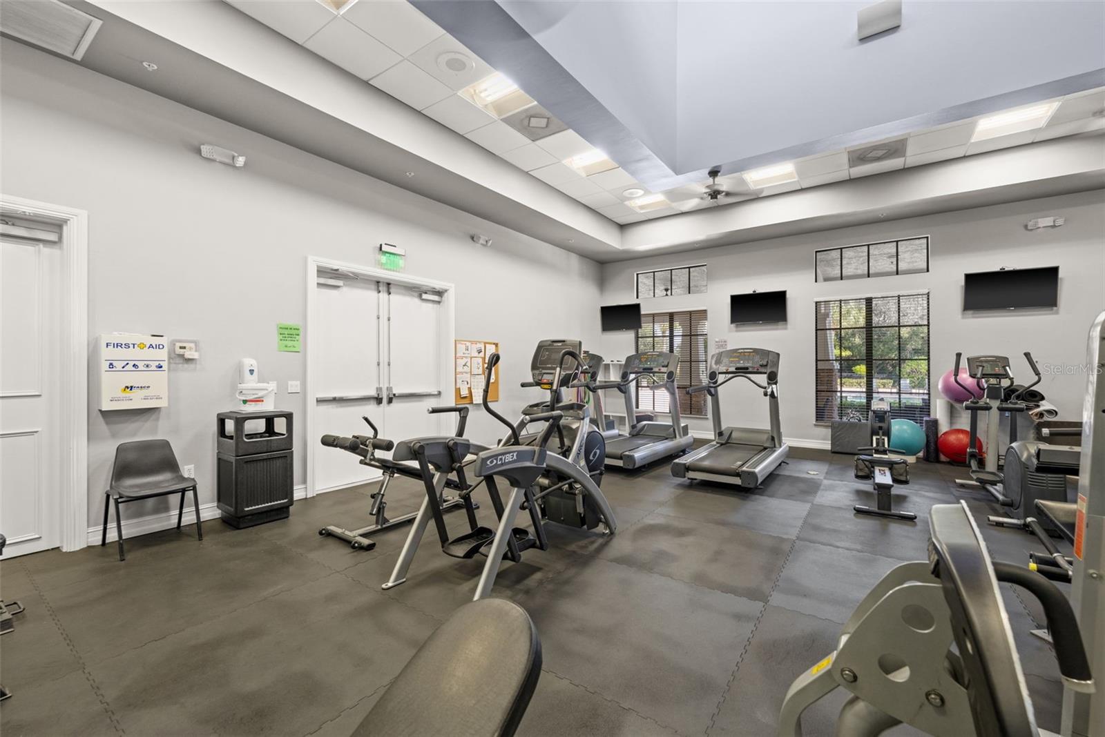 Image 56 of 72 For 10661 Essex Square Boulevard