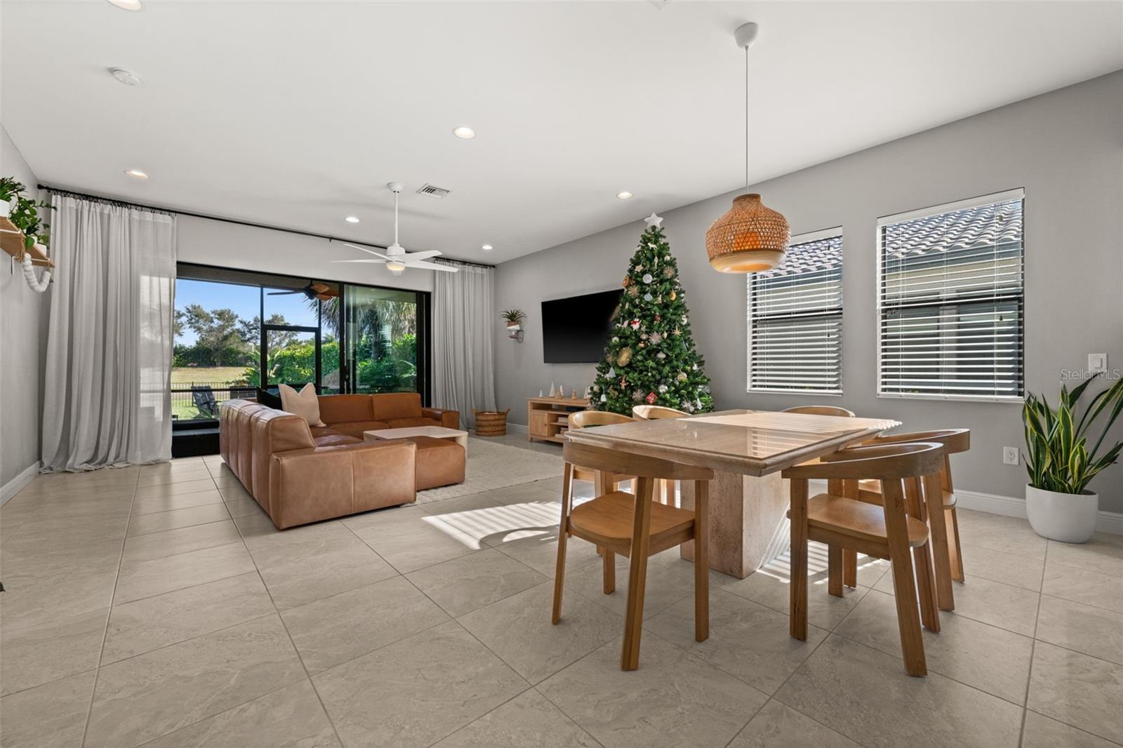 Image 8 of 72 For 10661 Essex Square Boulevard