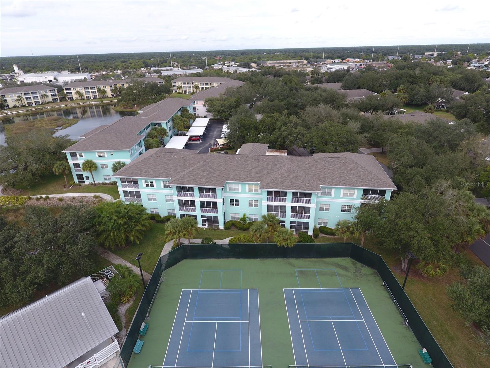 Image 21 of 31 For 19385 Water Oak Drive 203