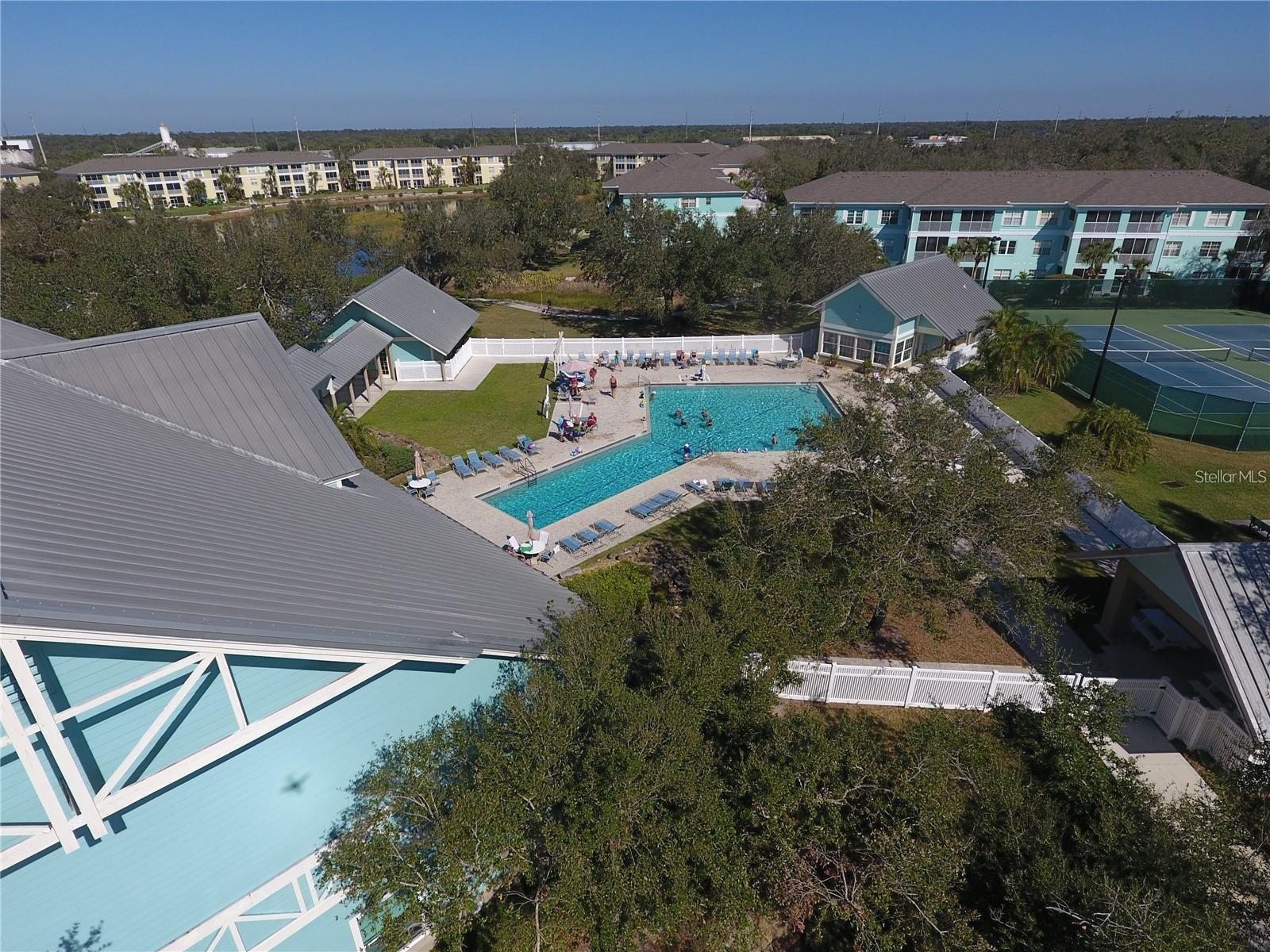 Image 23 of 31 For 19385 Water Oak Drive 203