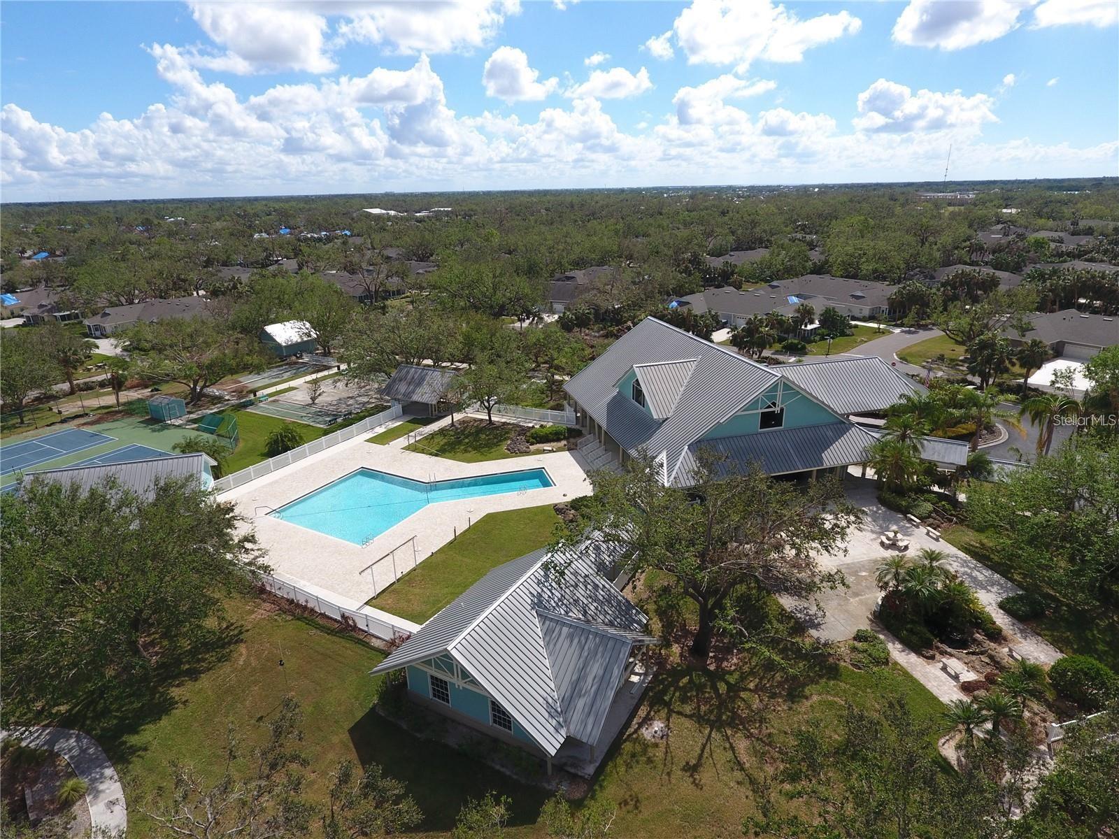 Image 28 of 31 For 19385 Water Oak Drive 203