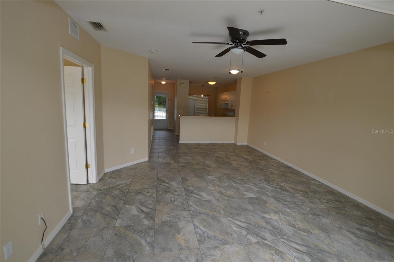 Image 5 of 31 For 19385 Water Oak Drive 203