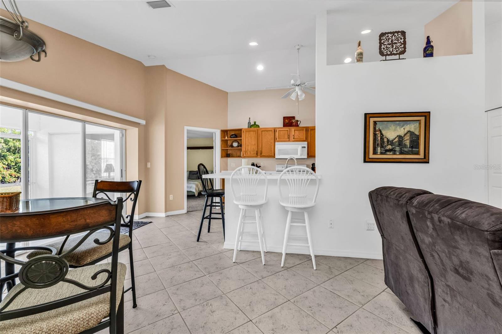 Image 14 of 42 For 13412 Pembroke Circle N